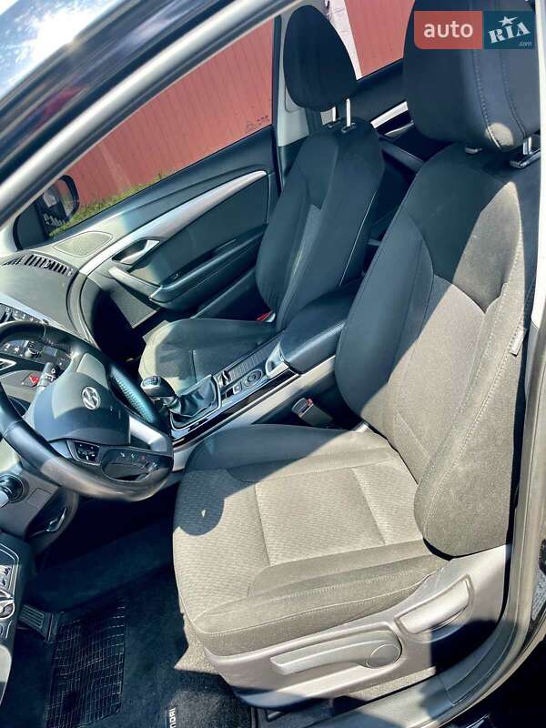 Седан Hyundai i40 2013 в Романіву