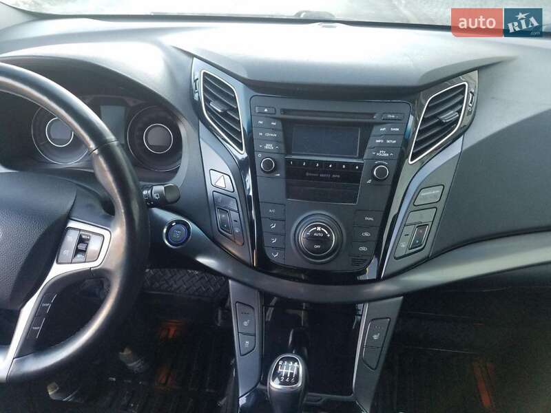 Универсал Hyundai i40 2011 в Хусте