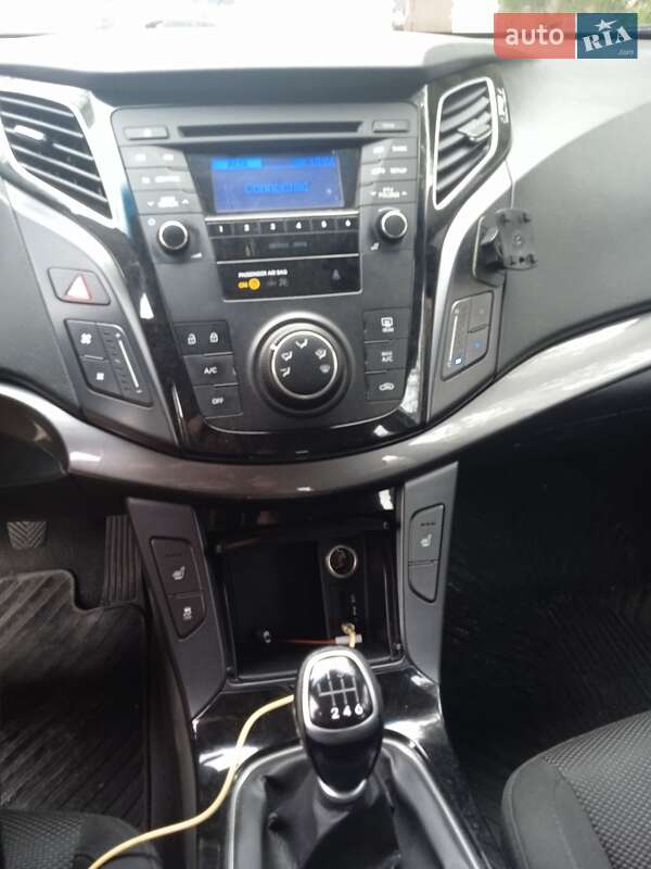 Универсал Hyundai i40 2012 в Иларионовом