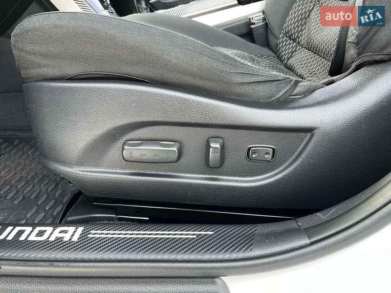 Универсал Hyundai i40 2012 в Нетешине