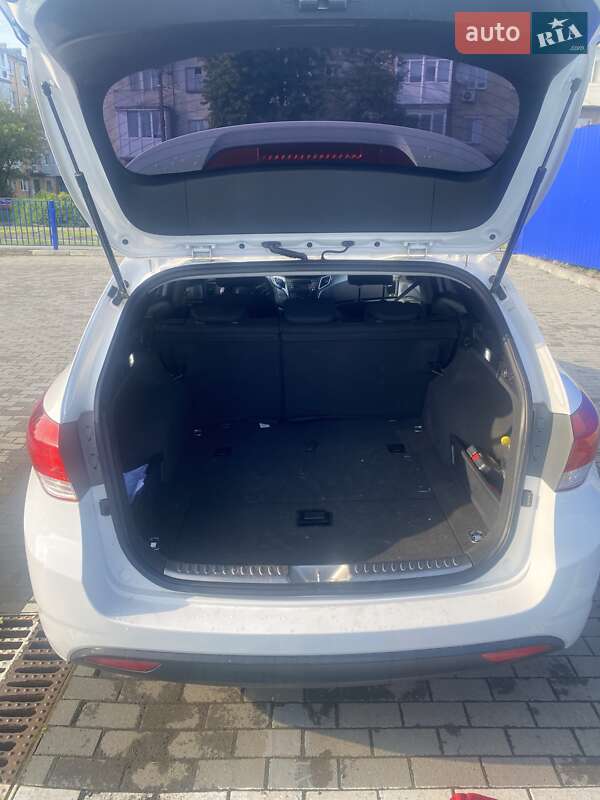 Универсал Hyundai i40 2012 в Ивано-Франковске