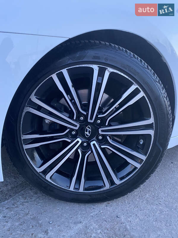 Универсал Hyundai i40 2015 в Вараше
