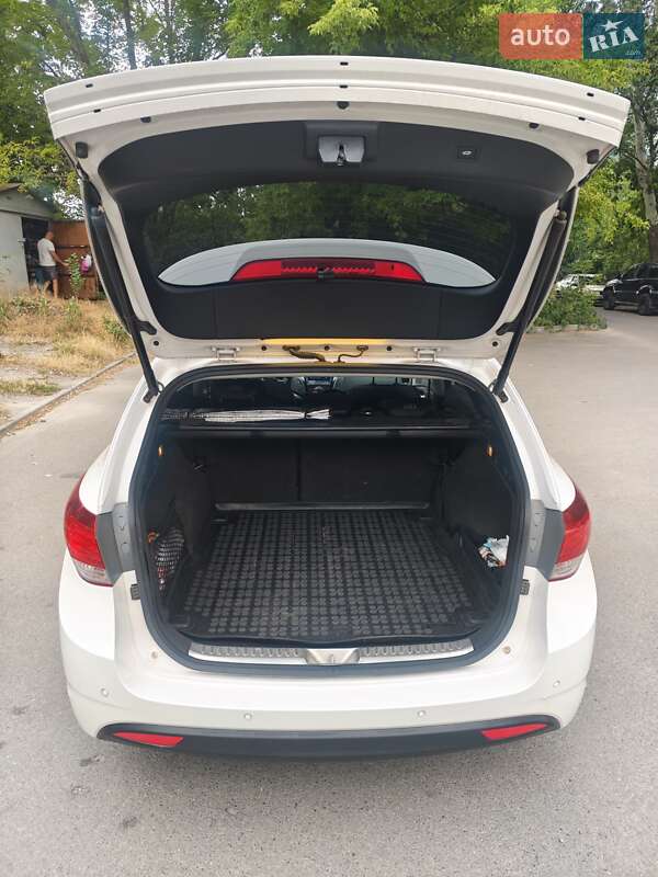 Универсал Hyundai i40 2014 в Днепре фото 14 Универсал Hyundai i40 2014 в Днепре