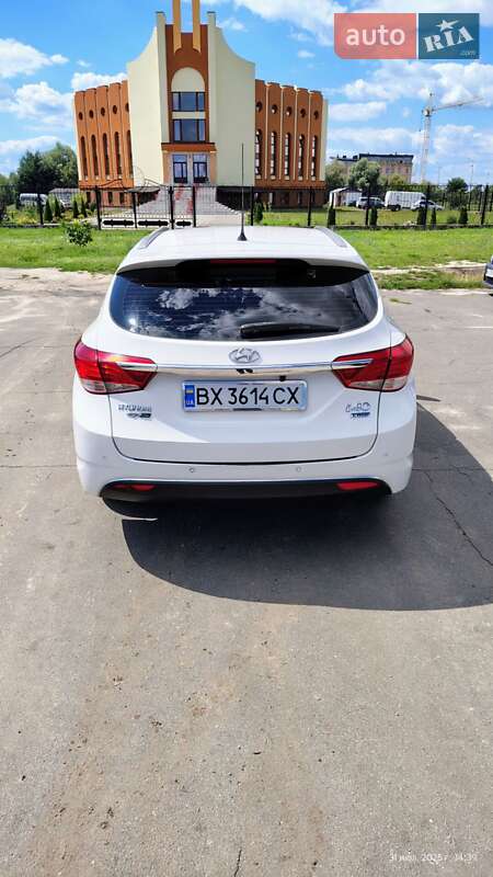 Универсал Hyundai i40 2012 в Нетешине