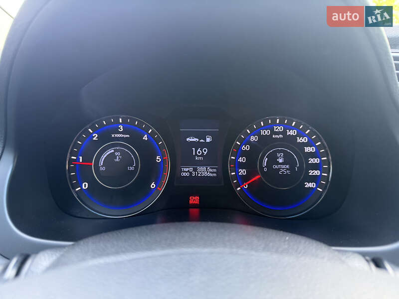 Седан Hyundai i40 2011 в Кривом Роге