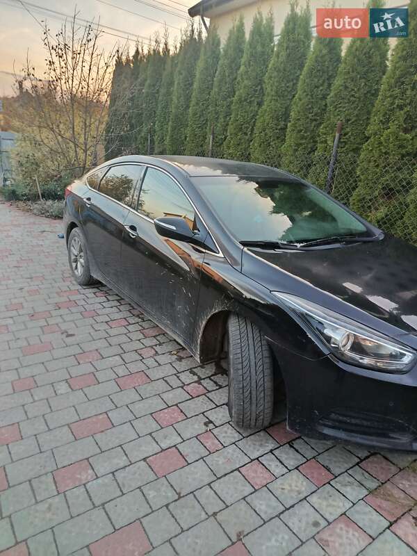 Седан Hyundai i40 2017 в Львове