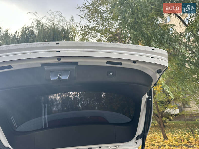 Універсал Hyundai i40 2015 в Києві фото 24 Універсал Hyundai i40 2015 в Києві