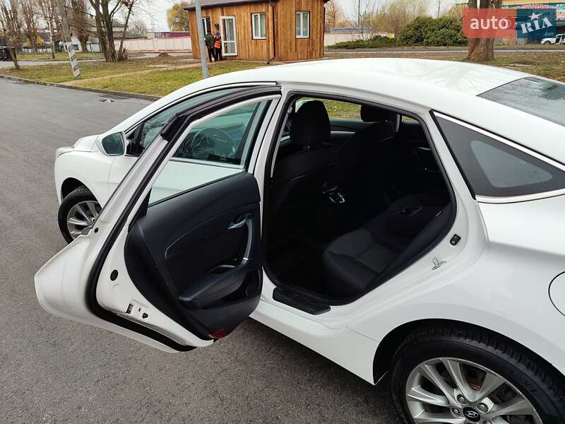 Седан Hyundai i40 2015 в Чернігові