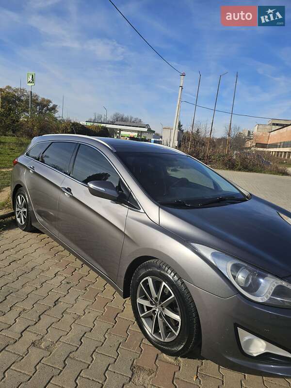 Універсал Hyundai i40 2013 в Ужгороді