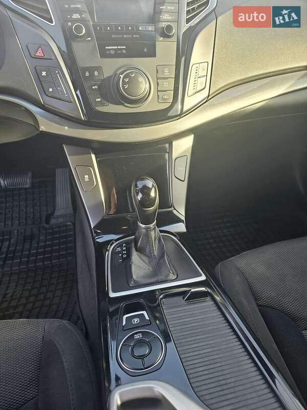 Універсал Hyundai i40 2013 в Ужгороді