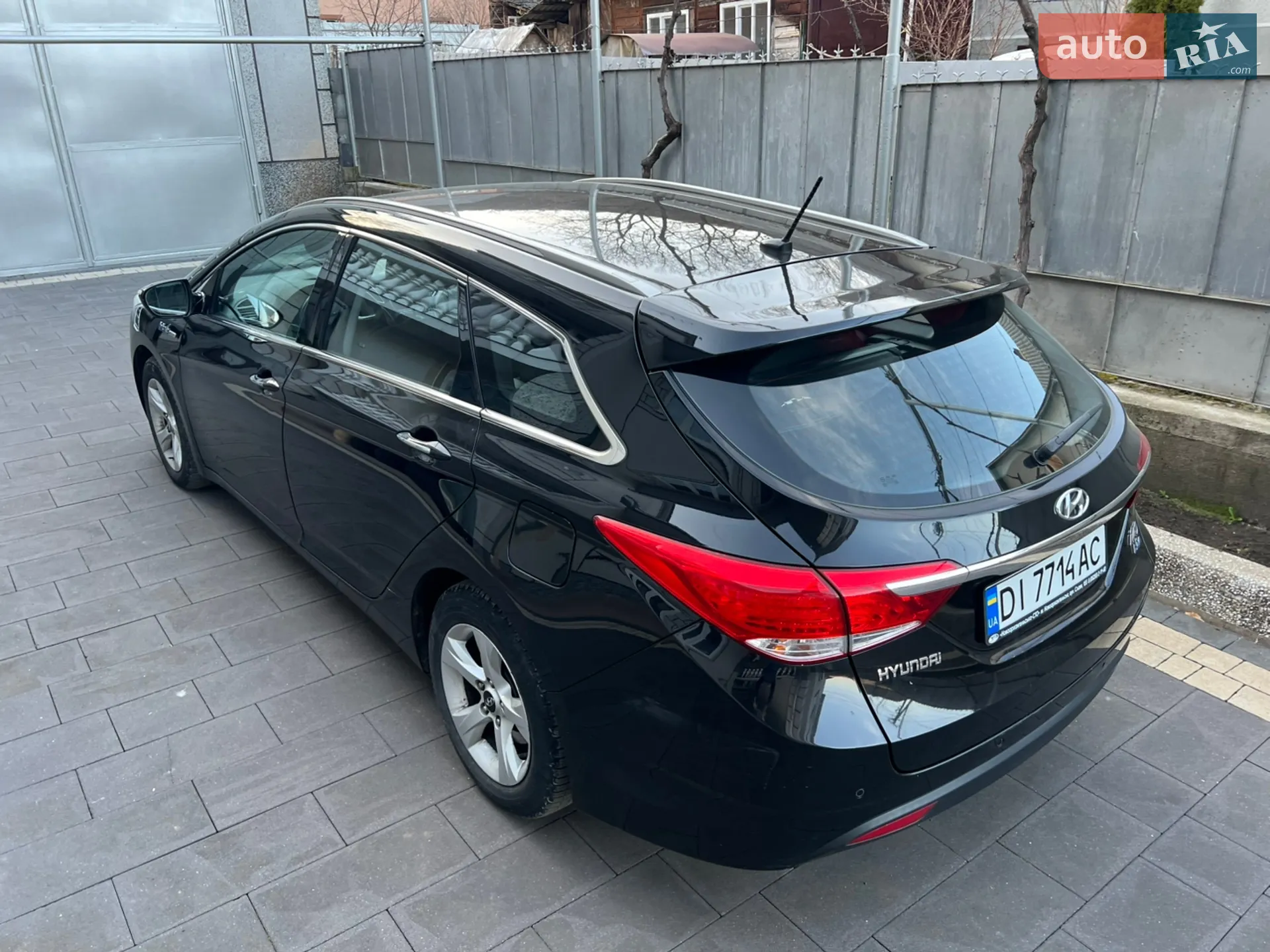 Hyundai i40 2013 VIN KMHLC81UADU053571 фото оголошення 2 з 17