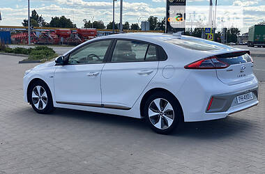 Хетчбек Hyundai Ioniq Electric 2017 в Вінниці