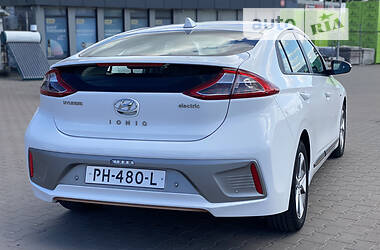 Хетчбек Hyundai Ioniq Electric 2017 в Вінниці