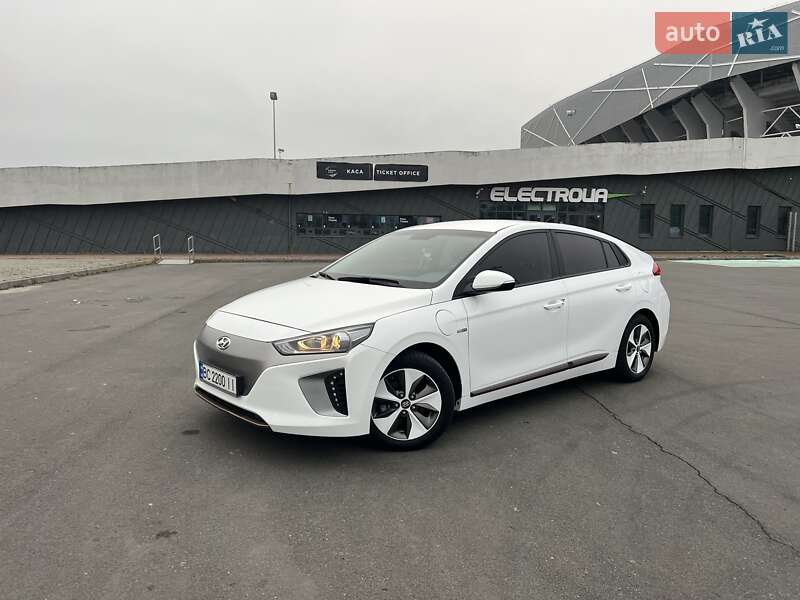 Седан Hyundai Ioniq Electric 2017 в Львове