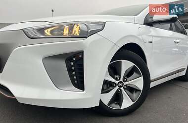 Седан Hyundai Ioniq Electric 2017 в Львове