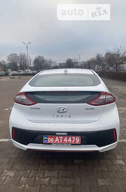 Ліфтбек Hyundai Ioniq Electric 2019 в Житомирі