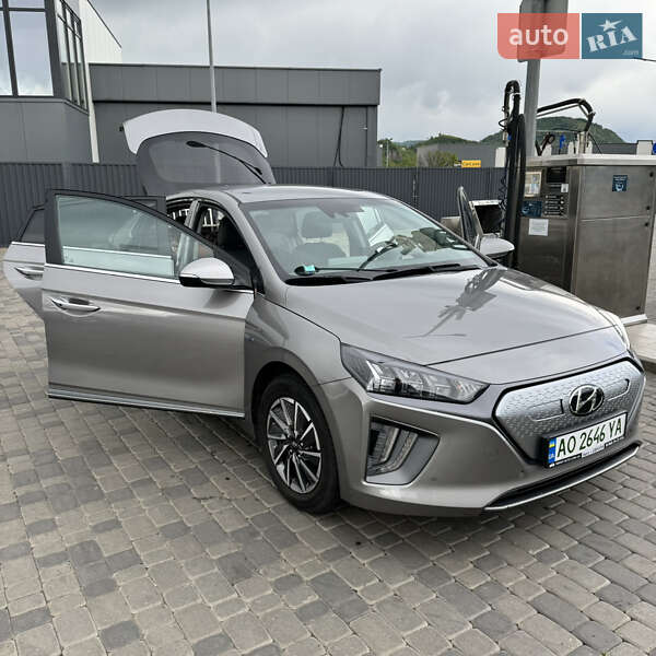 Ліфтбек Hyundai Ioniq Electric 2020 в Мукачевому