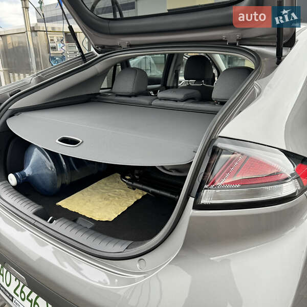 Ліфтбек Hyundai Ioniq Electric 2020 в Мукачевому