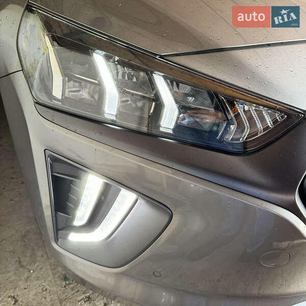 Ліфтбек Hyundai Ioniq Electric 2020 в Мукачевому