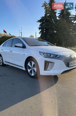 Лифтбек Hyundai Ioniq Electric 2017 в Сумах