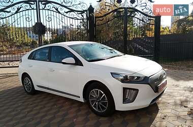 Ліфтбек Hyundai Ioniq Electric 2021 в Києві