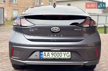 Лифтбек Hyundai Ioniq Electric 2019 в Черновцах