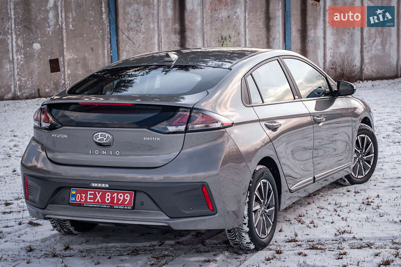 Лифтбек Hyundai Ioniq Electric 2021 в Житомире