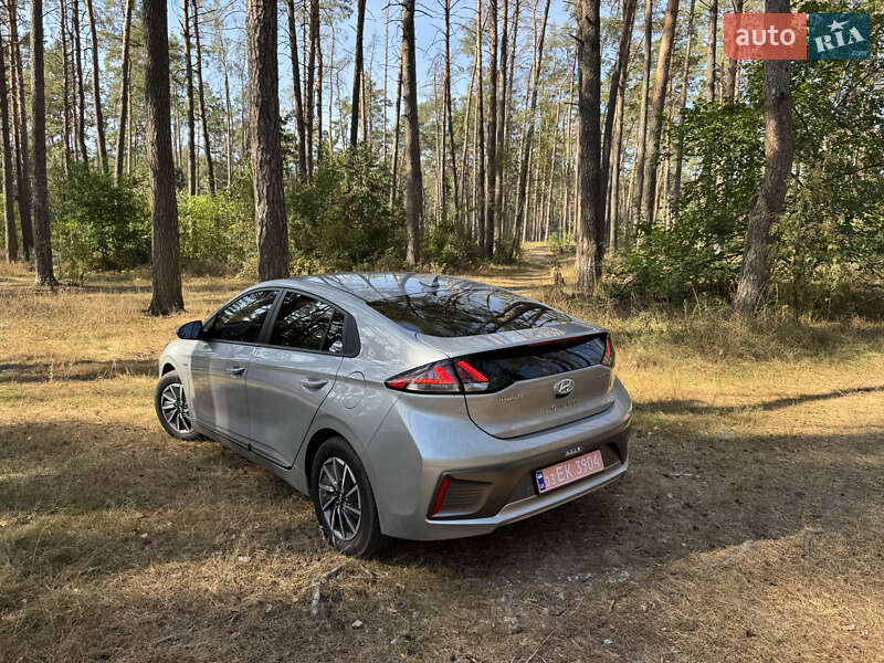 Лифтбек Hyundai Ioniq Electric 2020 в Чернигове