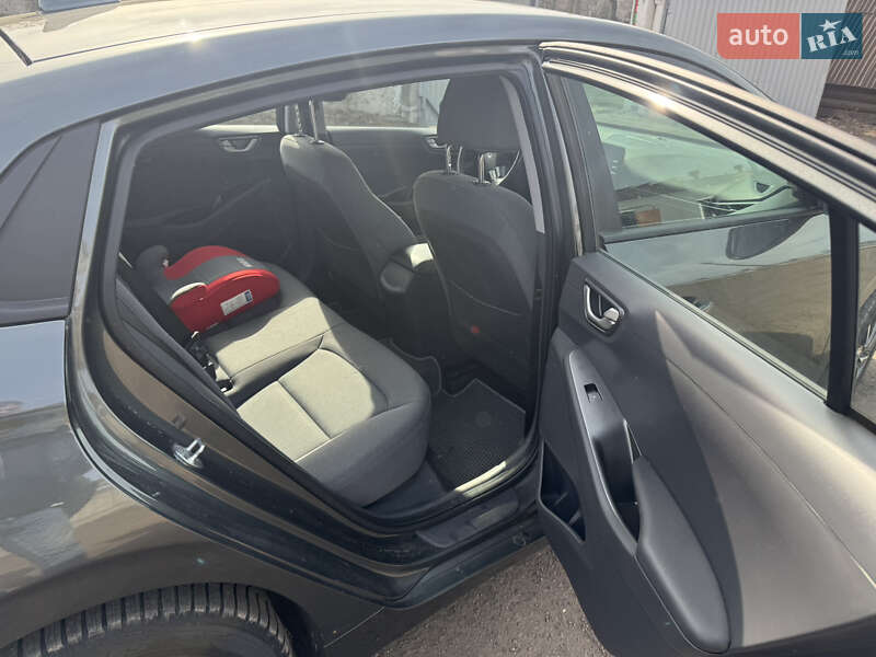 Лифтбек Hyundai Ioniq Electric 2021 в Чернигове