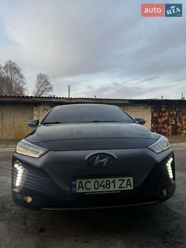 Лифтбек Hyundai Ioniq Electric 2017 в Шостке фото 17 Лифтбек Hyundai Ioniq Electric 2017 в Шостке