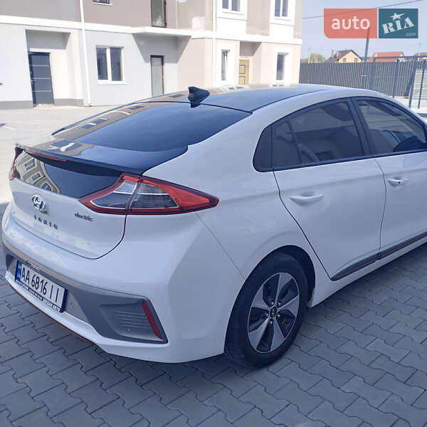 Лифтбек Hyundai Ioniq Electric 2019 в Киеве