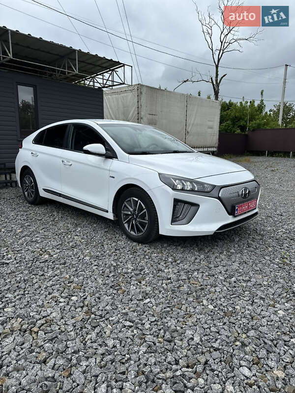 Лифтбек Hyundai Ioniq Electric 2020 в Хмельницком