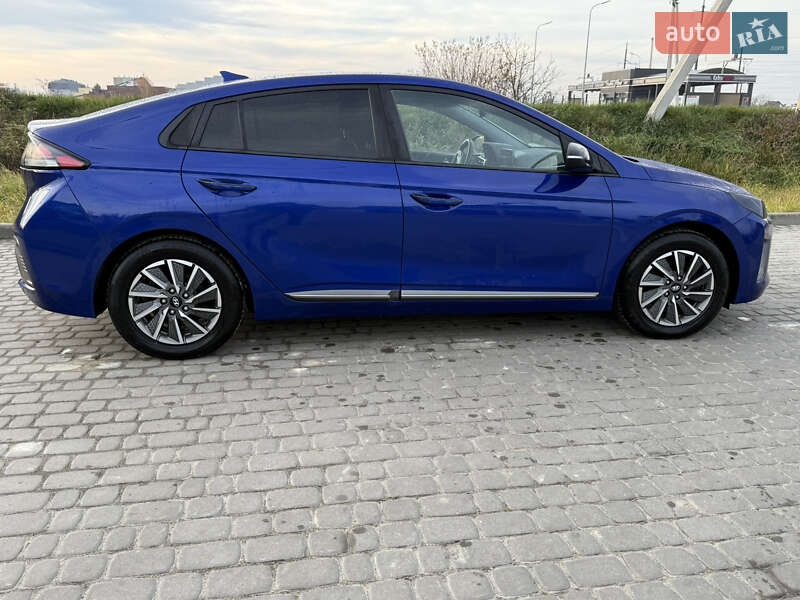 Ліфтбек Hyundai Ioniq Electric 2020 в Львові