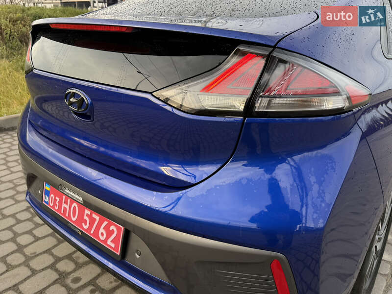 Ліфтбек Hyundai Ioniq Electric 2020 в Львові