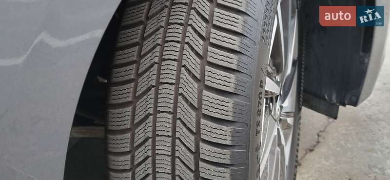 Лифтбек Hyundai Ioniq Electric 2019 в Киеве