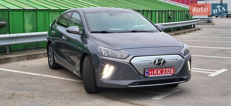 Лифтбек Hyundai Ioniq Electric 2019 в Киеве