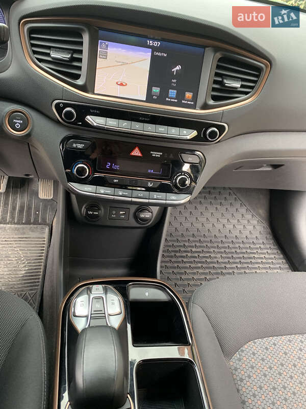 Лифтбек Hyundai Ioniq Electric 2018 в Нововолынске