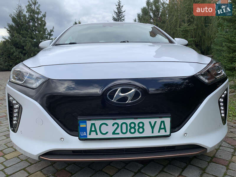 Лифтбек Hyundai Ioniq Electric 2018 в Нововолынске