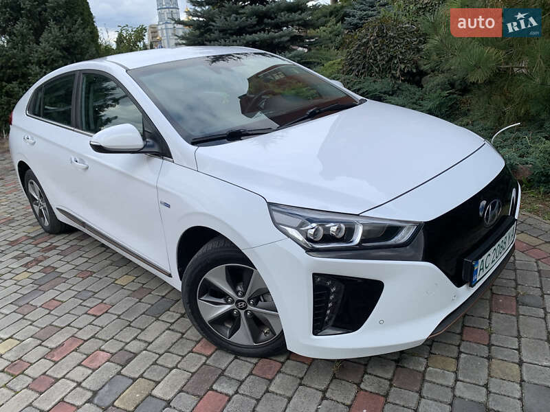 Лифтбек Hyundai Ioniq Electric 2018 в Нововолынске