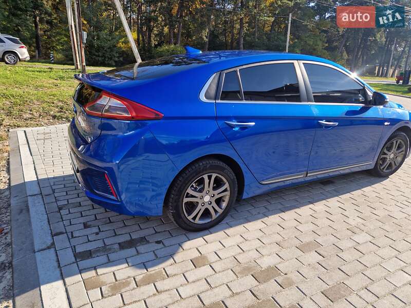 Лифтбек Hyundai Ioniq Electric 2017 в Львове