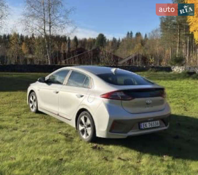 Лифтбек Hyundai Ioniq Electric 2017 в Владимире