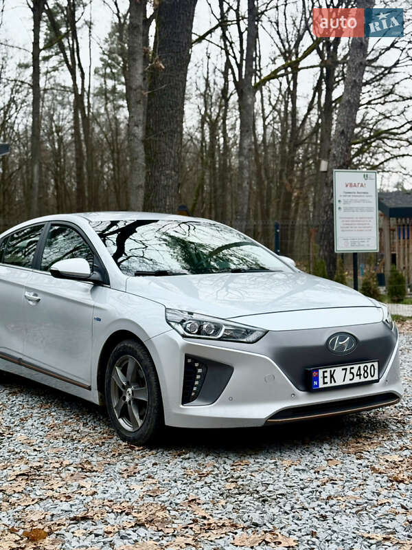 Лифтбек Hyundai Ioniq Electric 2017 в Бродах фото Лифтбек Hyundai Ioniq Electric 2017 в Бродах