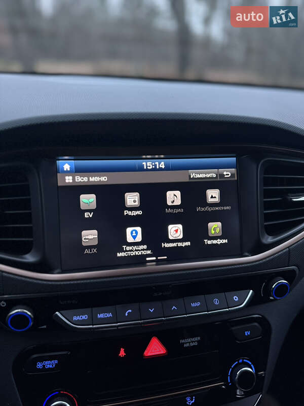 Лифтбек Hyundai Ioniq Electric 2017 в Бродах фото 46 Лифтбек Hyundai Ioniq Electric 2017 в Бродах