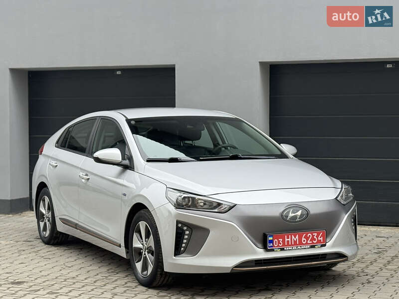 Лифтбек Hyundai Ioniq Electric 2017 в Тернополе фото 19 Лифтбек Hyundai Ioniq Electric 2017 в Тернополе