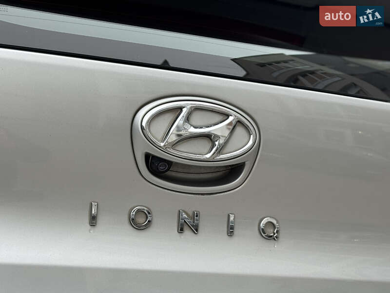 Лифтбек Hyundai Ioniq Electric 2017 в Тернополе фото 28 Лифтбек Hyundai Ioniq Electric 2017 в Тернополе