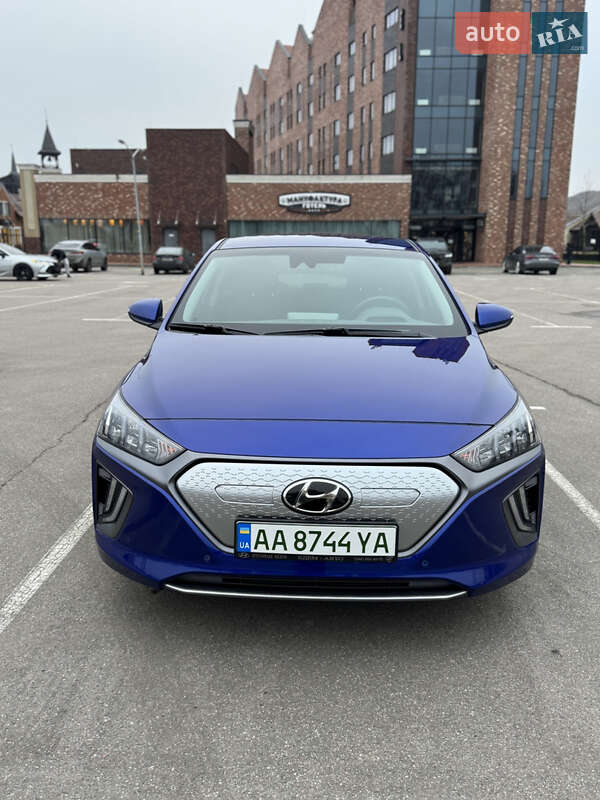Лифтбек Hyundai Ioniq Electric 2021 в Киеве