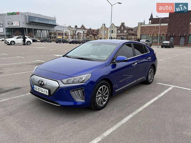 Лифтбек Hyundai Ioniq Electric 2021 в Киеве