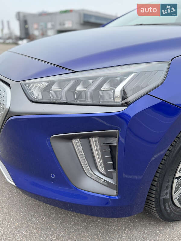 Лифтбек Hyundai Ioniq Electric 2021 в Киеве