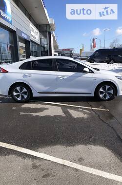 Седан Hyundai Ioniq 2017 в Харькове