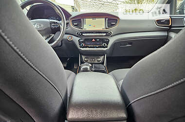 Лифтбек Hyundai Ioniq 2017 в 